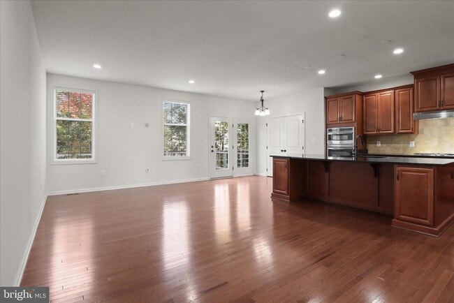 Photo - 42824 Edgegrove Heights Terrace