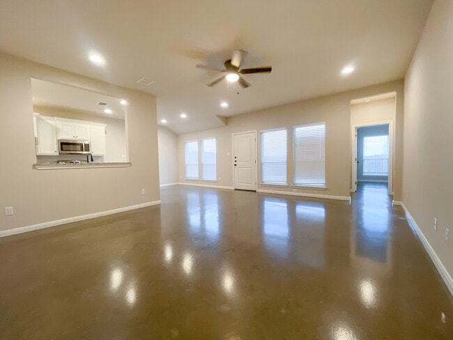 Photo - 108 W Windmill Way