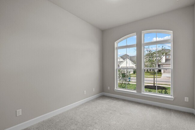 Photo - 139 Amaranth Wy
