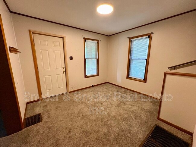 Photo - 391 E Voris St
