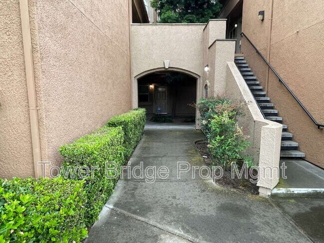 Photo - 1900 Danbrook Dr Unidad #111