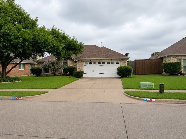 Building Photo - 208 Orchard Trail