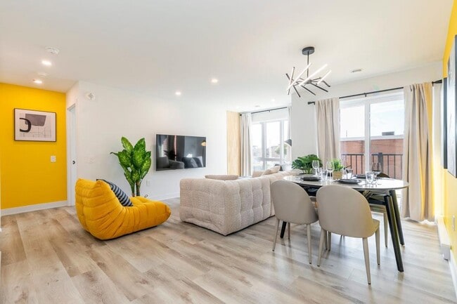 Building Photo - 425 Rue Joliette