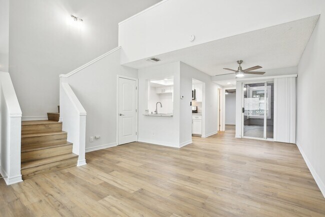 Photo - 129 S Olive St