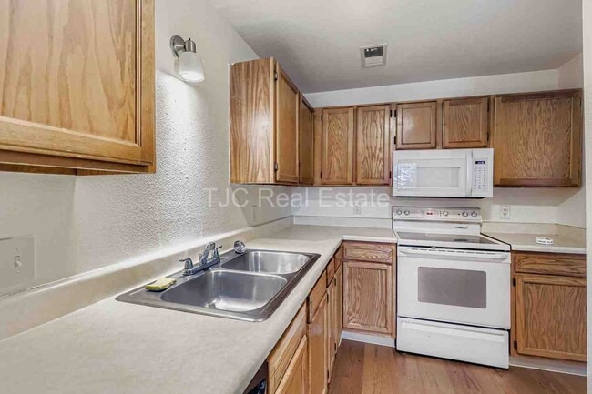 Photo - 5620 W 80th Pl
