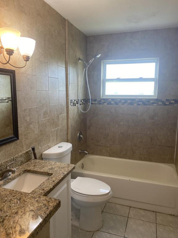 Photo - 728 Michigan Ct