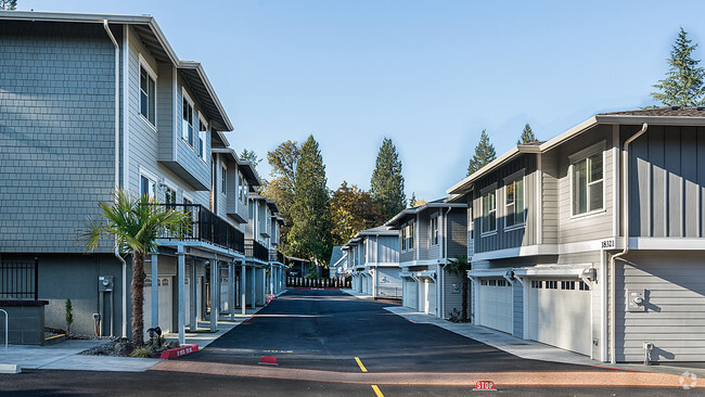 Building Photo - Villas at Oak Point Rental