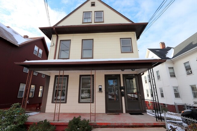 Building Photo - 72 N Whittlesey Ave Unit 1