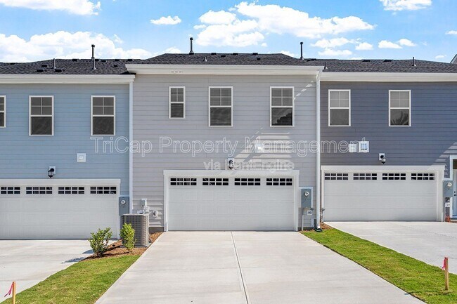 Photo - 1636 Singing Bird Trl