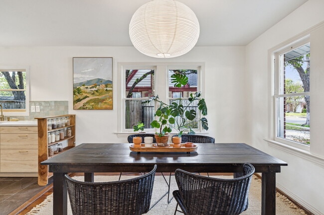 Photo - 2732 Catherine St