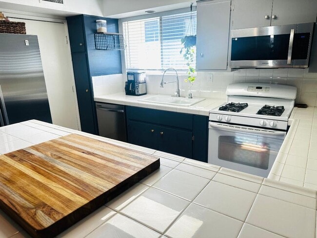 Photo - Beautiful Condo close to Memorial and Garces HS