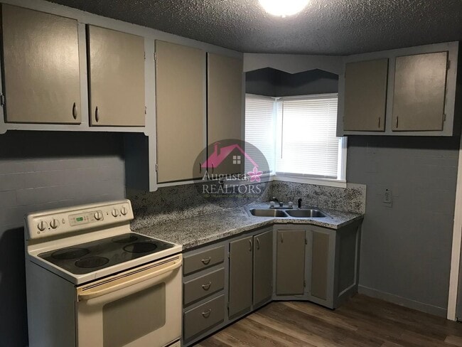 Photo - Affordable 2 Bedroom Home!