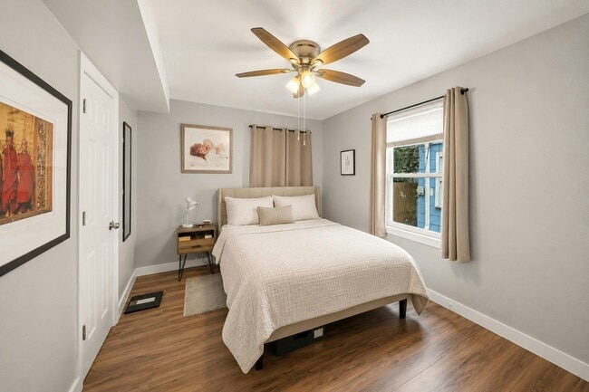Photo - 609 Sealy Ave