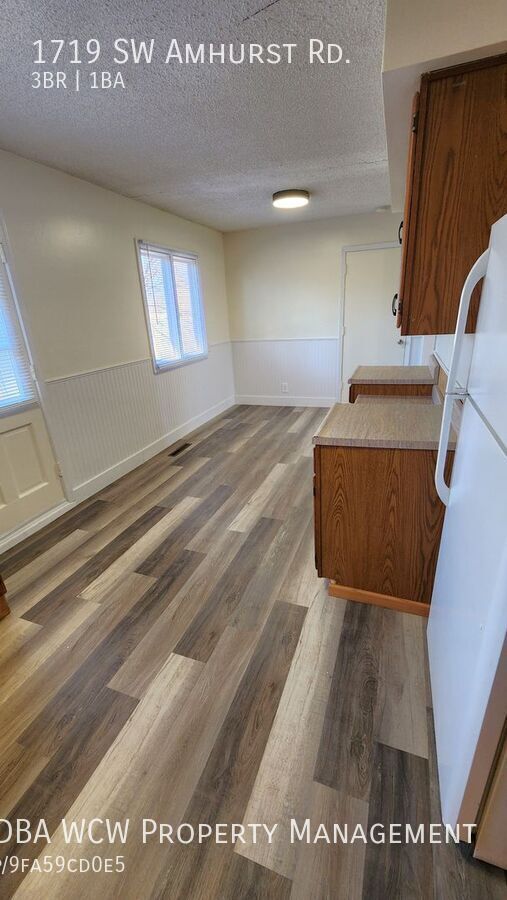 Photo - 1719 SW Amhurst Rd