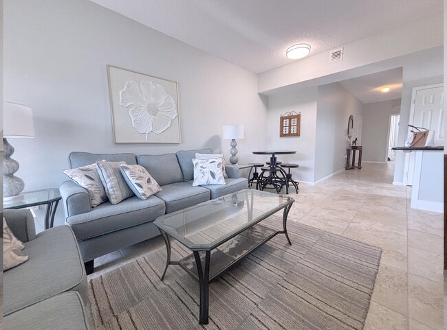 Building Photo - 2080 Greenview Shores Blvd Unit 419 Rental
