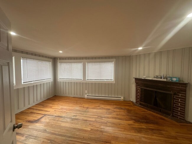 Photo - Renovated 4 Bedroom and 1.5 Bath Unit 15 Fletcher