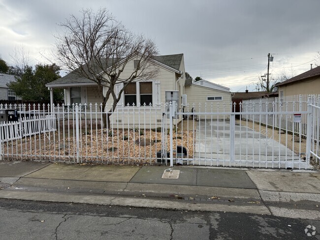 Building Photo - 3718 16th Ave Rental