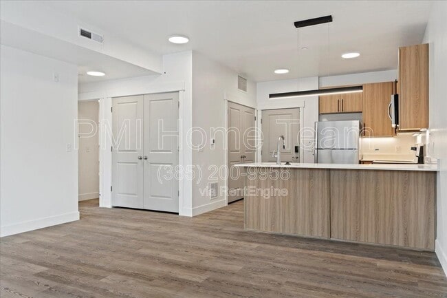 Photo - 3378 Washington Blvd Unit B02