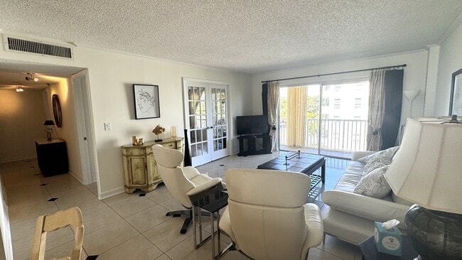 Photo - 951 De Soto Rd Unidad 427