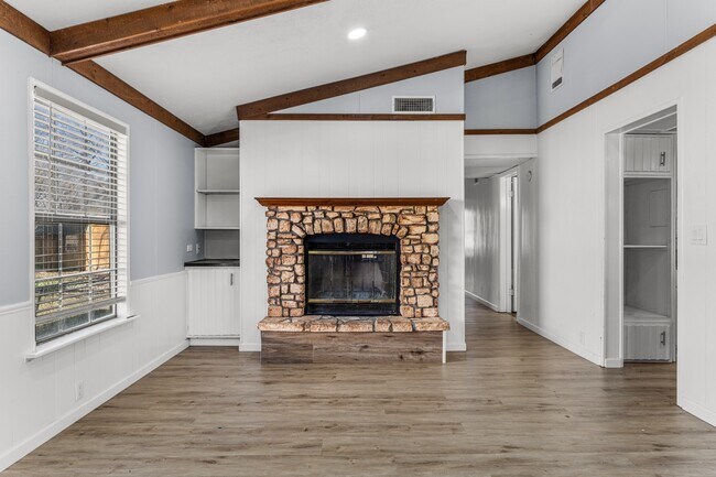 Photo - 204 Phillips Rd