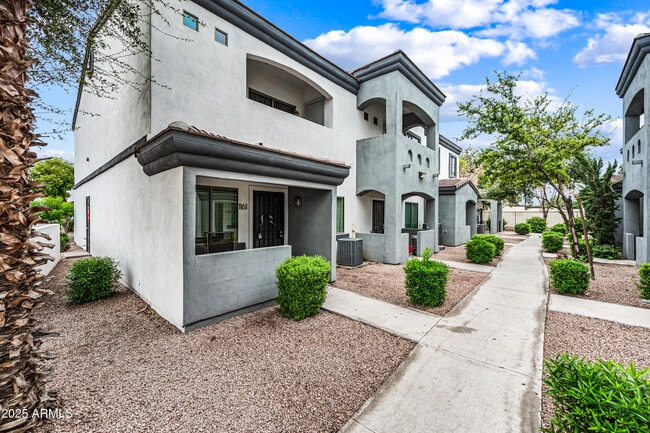 Building Photo - 4608 W Maryland Ave Unit 1161