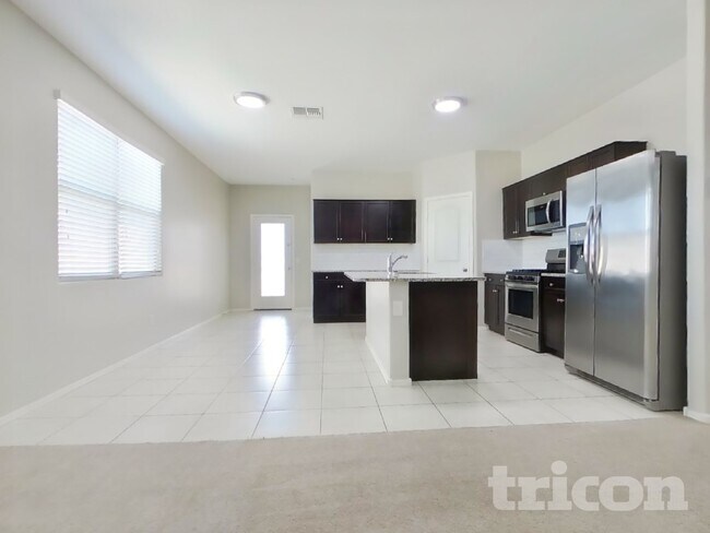 Photo - 29300 W Clarendon Ave