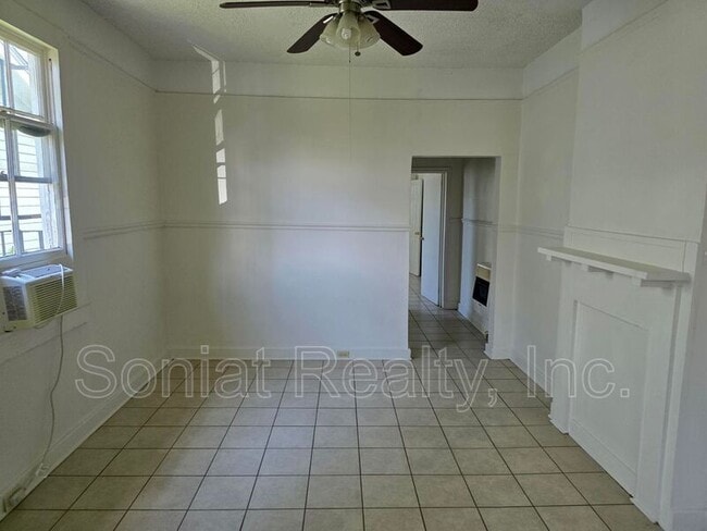 Photo - 4523 Baudin St