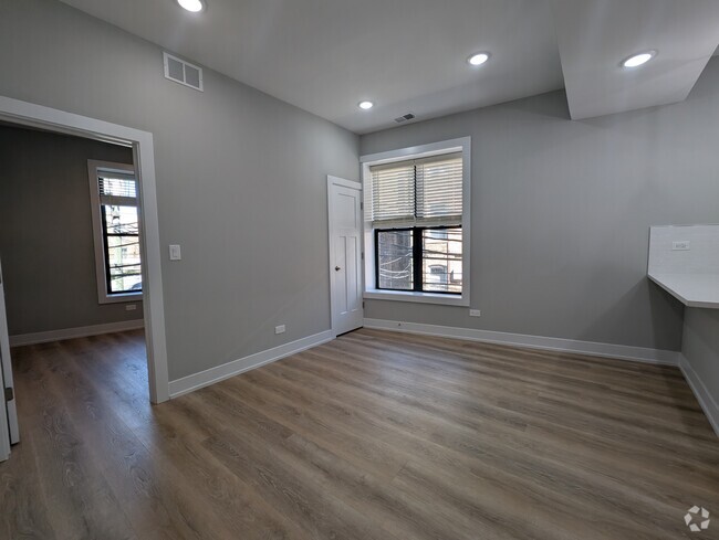 Building Photo - 440 W Belden Ave Unit 434-01 Rental