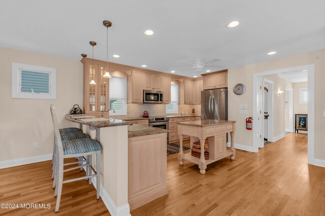 18 Meadow Ave