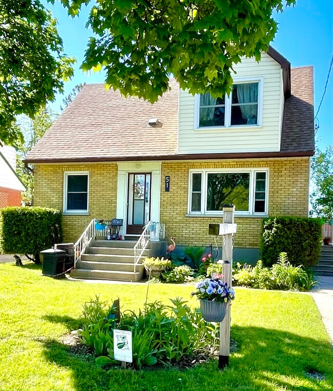 Exterior - 51 Campbell Av Unit C