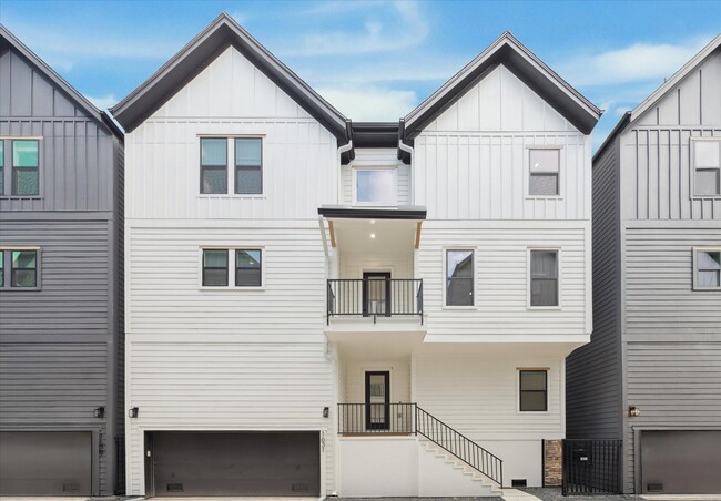 Photo - 1631 Beall St