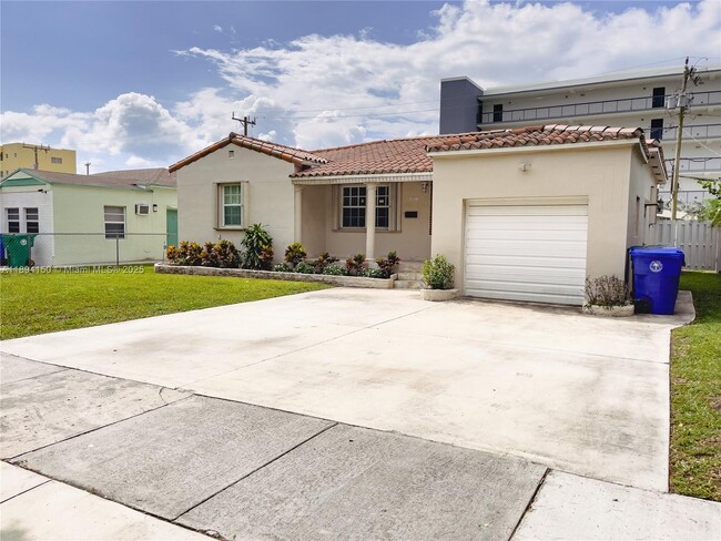 Photo - 2290 SW 26th Ln