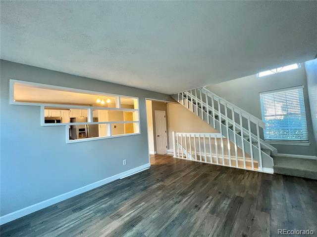 Photo - 652 Longfellow Ln