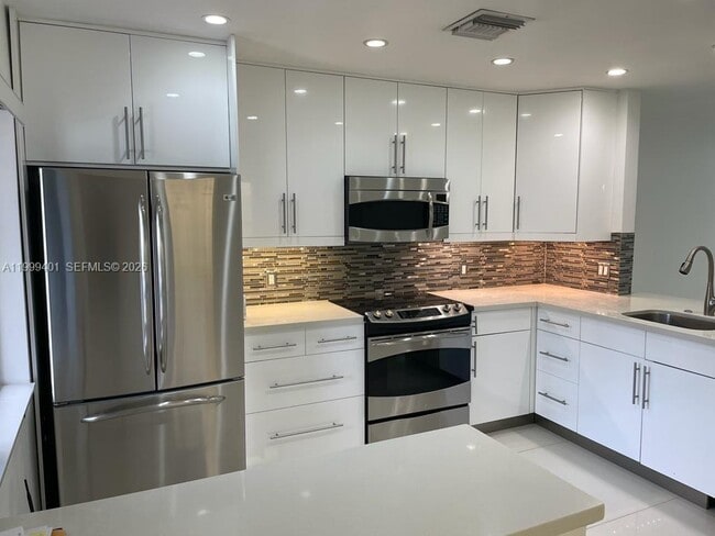 Photo - 454 Lakeview Dr