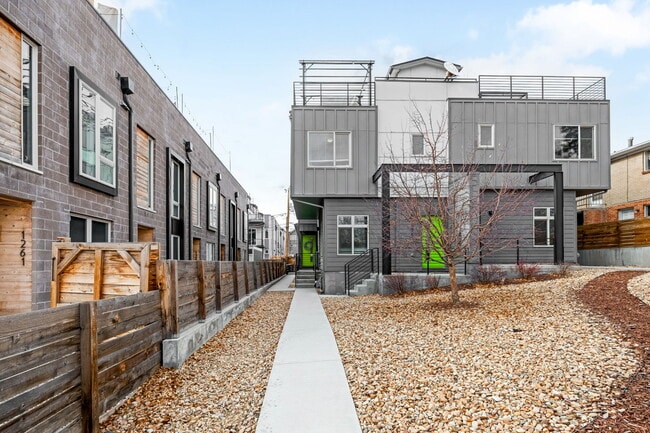 Photo - 1273 Xavier St