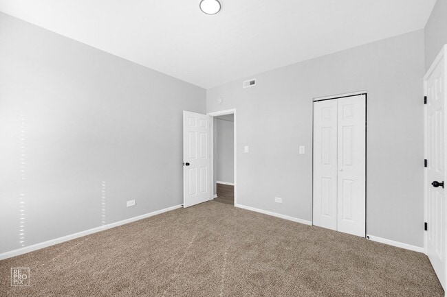 4853 S Prairie