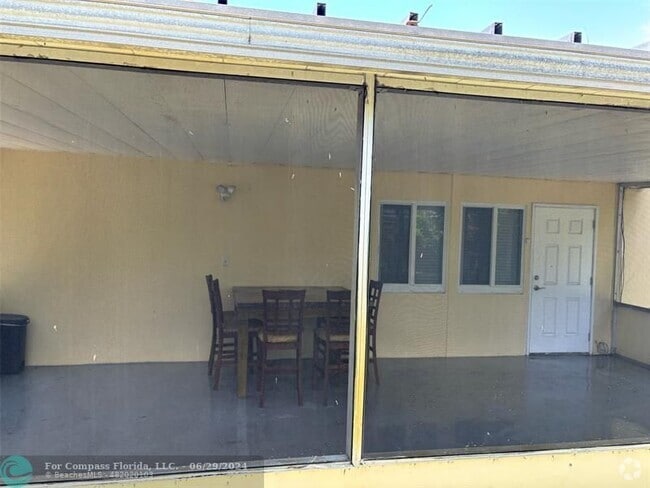 Building Photo - 1443 NE 56th St Rental
