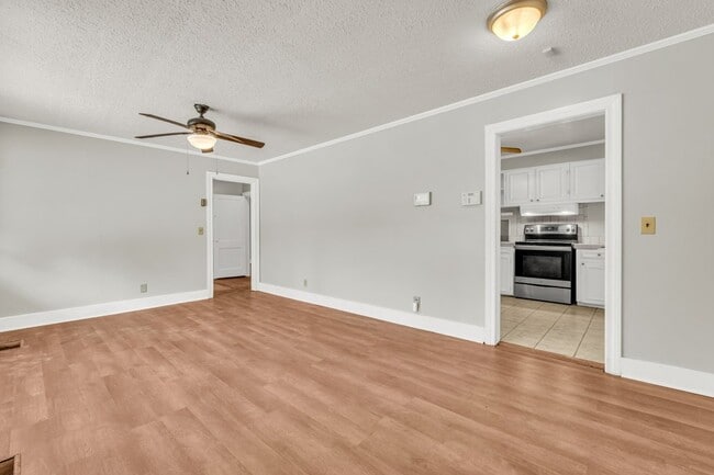 Photo - 132 Juanita St