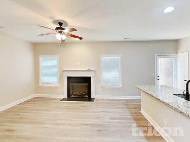 Photo - 498 Kirkland Dr