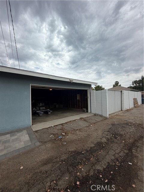 6934 Woodlake Ave