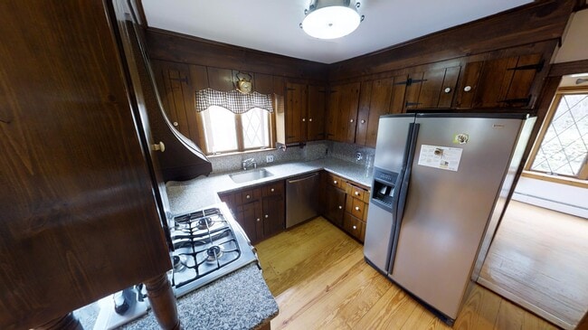 Building Photo - 63 Johnson St Rental