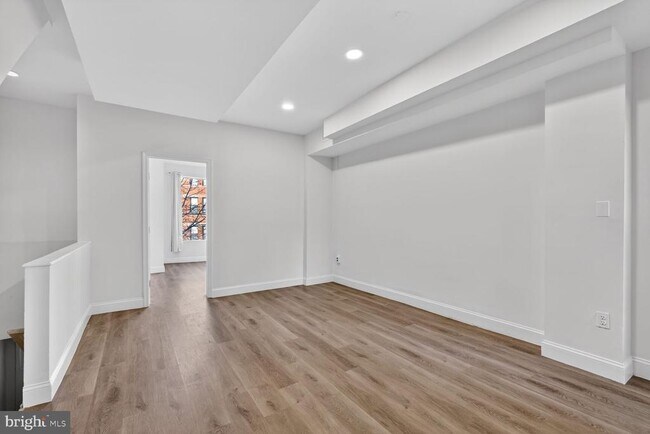 Building Photo - 2409 18th St NW