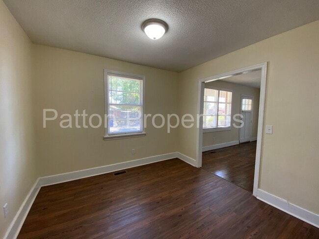 Photo - Colonial Heights
