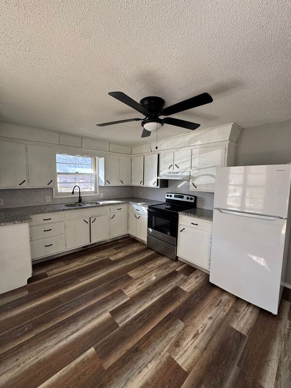 Photo - 2112 N Marion Ave