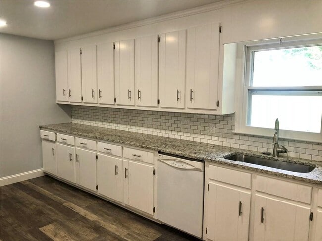 Photo - 213 Oxmoor Dr