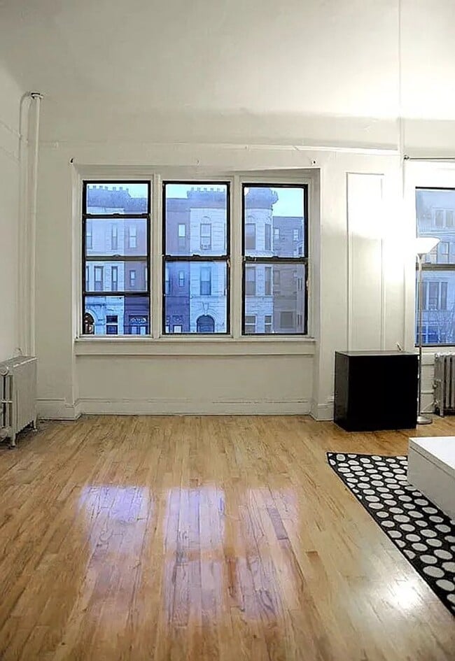 Photo - 735 St Nicholas Ave
