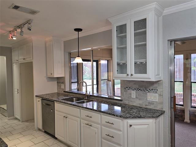 Building Photo - 2822 Oak Forest Dr