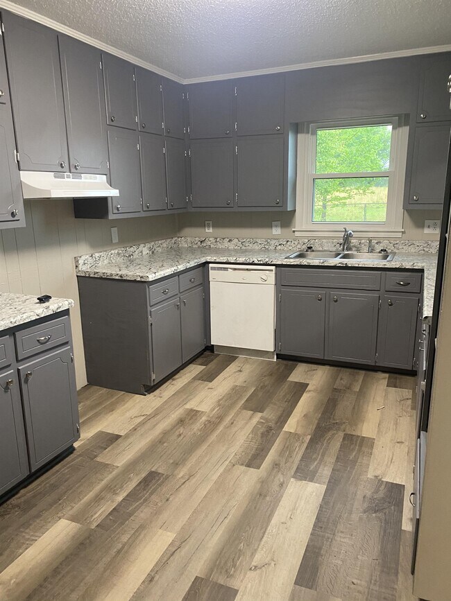 Building Photo - 4404 Charleston-Mason Rd