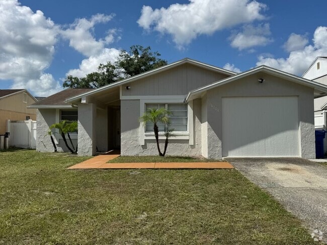 Building Photo - Freshly Updated Lake-Front Retreat in Desi... Rental