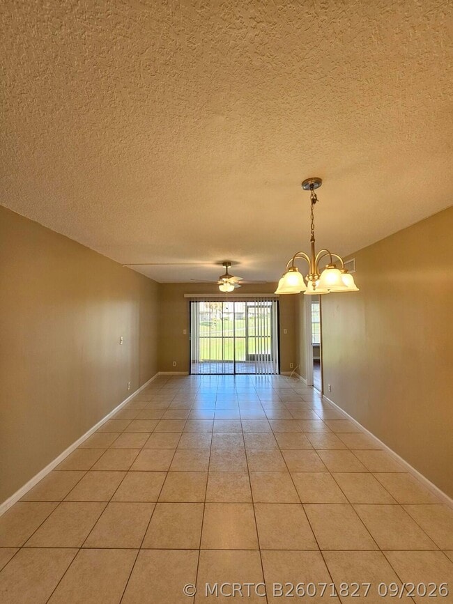 Building Photo - 2600 Greenwood Terrace Unit 102